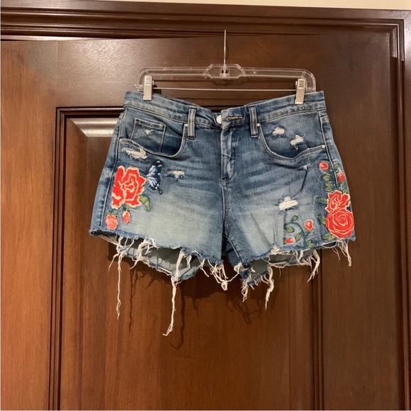 Jean shorts with embroidered flowers - Picture 1 of 2
